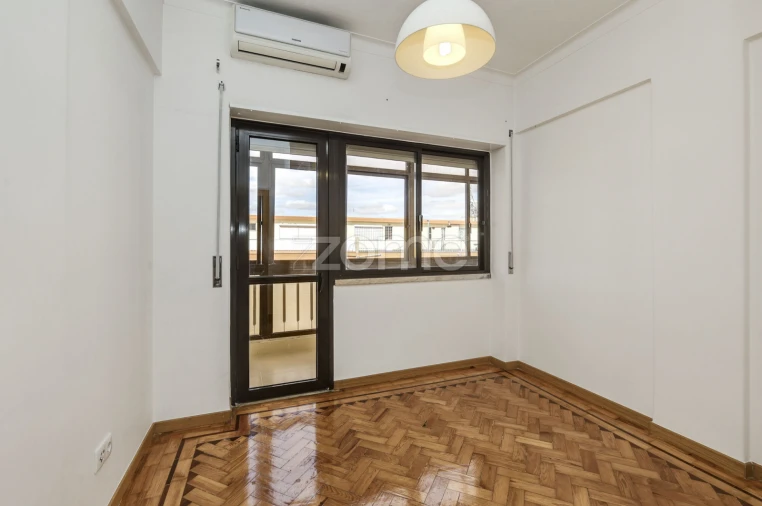 Apartamento T3 para Venda em Almada, Cova da Piedade, Pragal e Cacilhas Foto 14