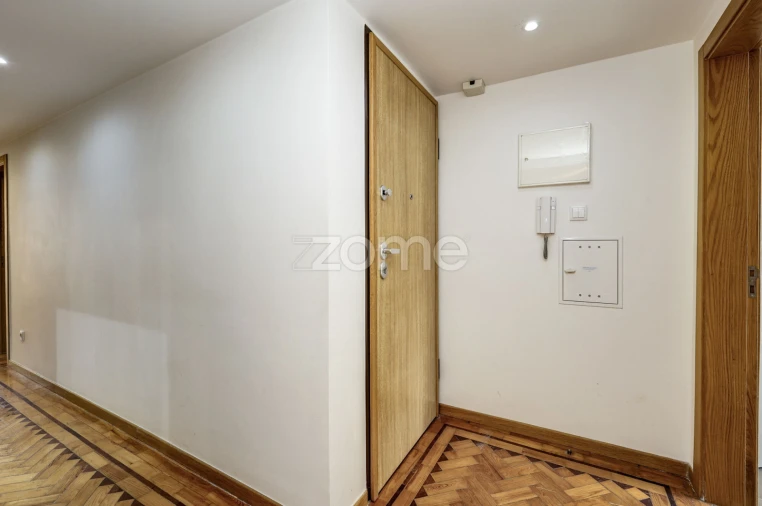 Apartamento T3 para Venda em Almada, Cova da Piedade, Pragal e Cacilhas Foto 7