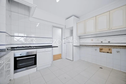 Apartamento T2 para Arrendamento em Algueirão-Mem Martins