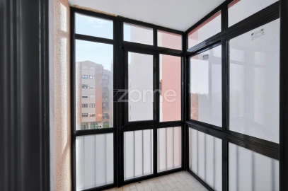 Apartamento T2 para Arrendamento em Algueirão-Mem Martins