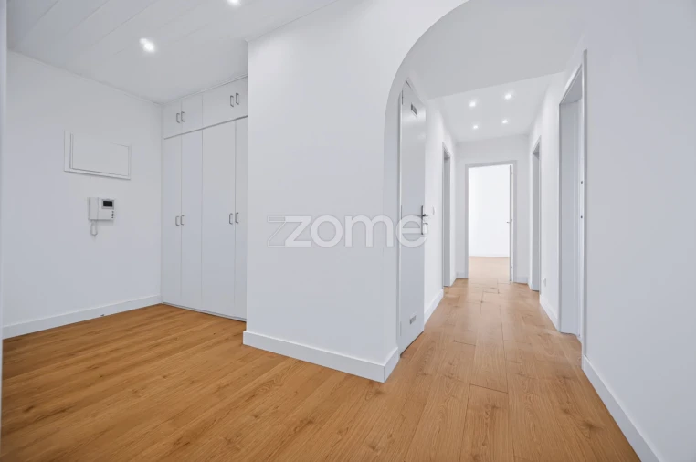 Apartamento T2 para Arrendamento em Algueirão-Mem Martins Foto 4