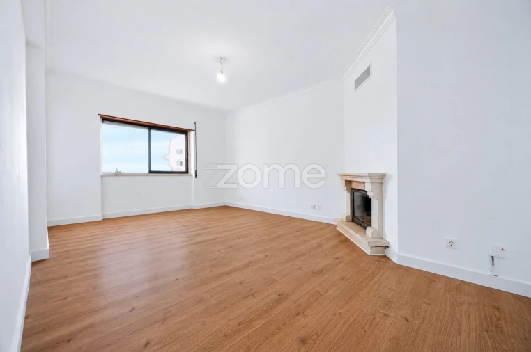Apartamento T2 para Arrendamento em Algueirão-Mem Martins Foto 6