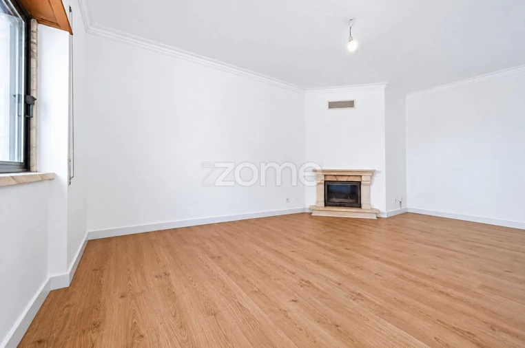 Apartamento T2 para Arrendamento em Algueirão-Mem Martins Foto 8
