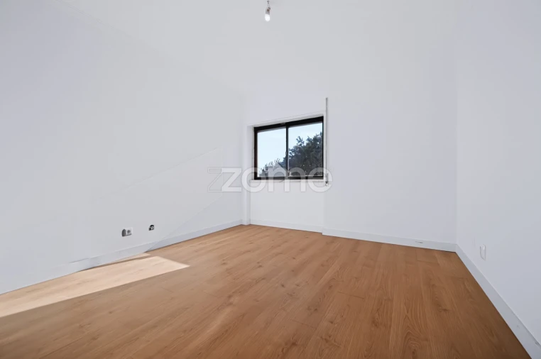 Apartamento T2 para Arrendamento em Algueirão-Mem Martins Foto 22