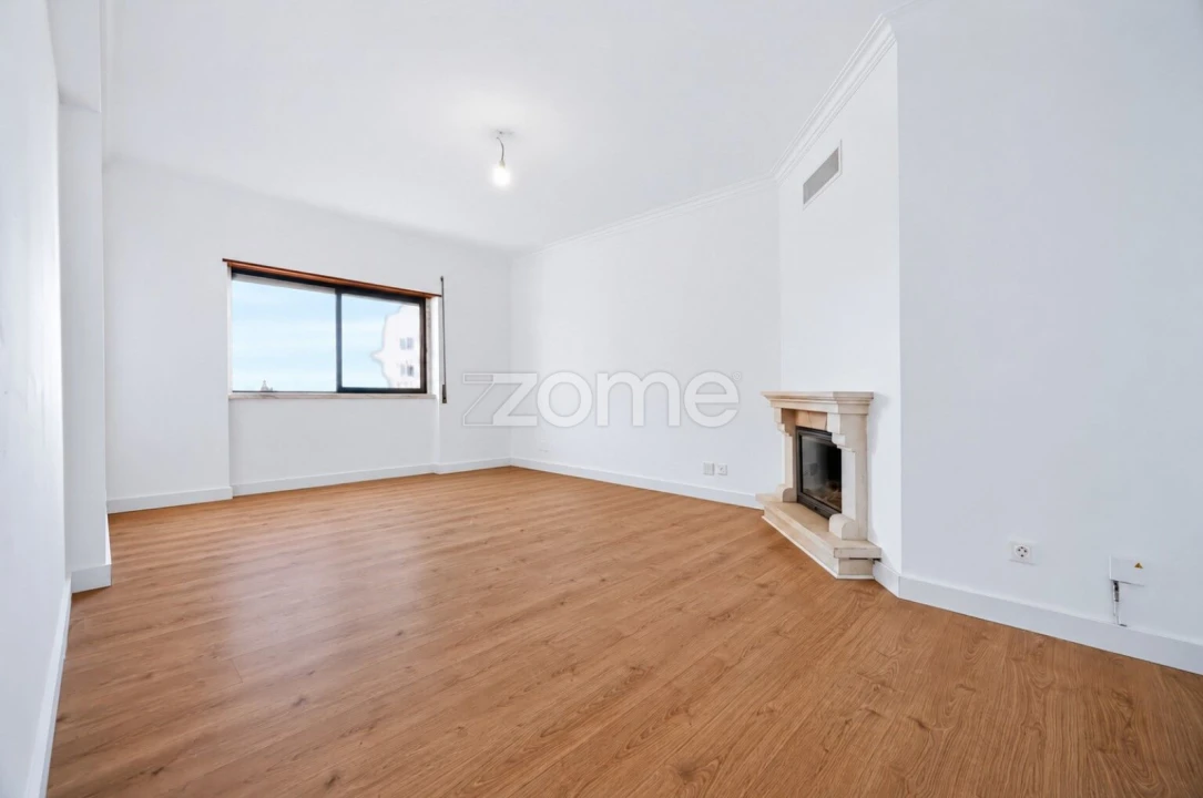 Apartamento T2 para Arrendamento em Algueirão-Mem Martins Foto 6