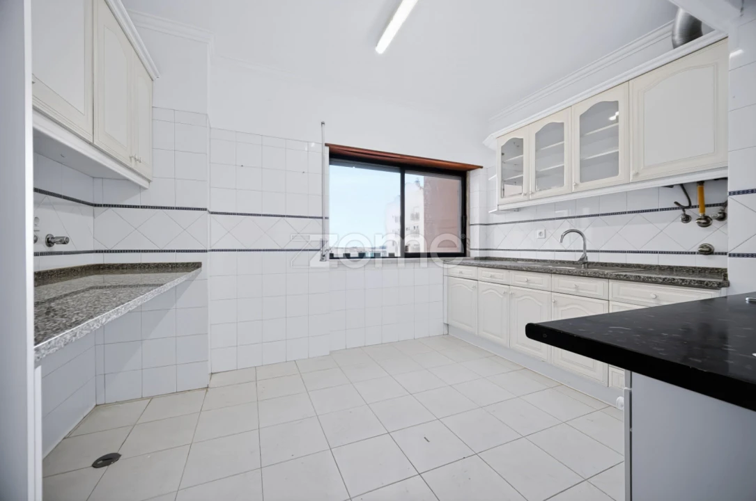 Apartamento T2 para Arrendamento em Algueirão-Mem Martins Foto 11