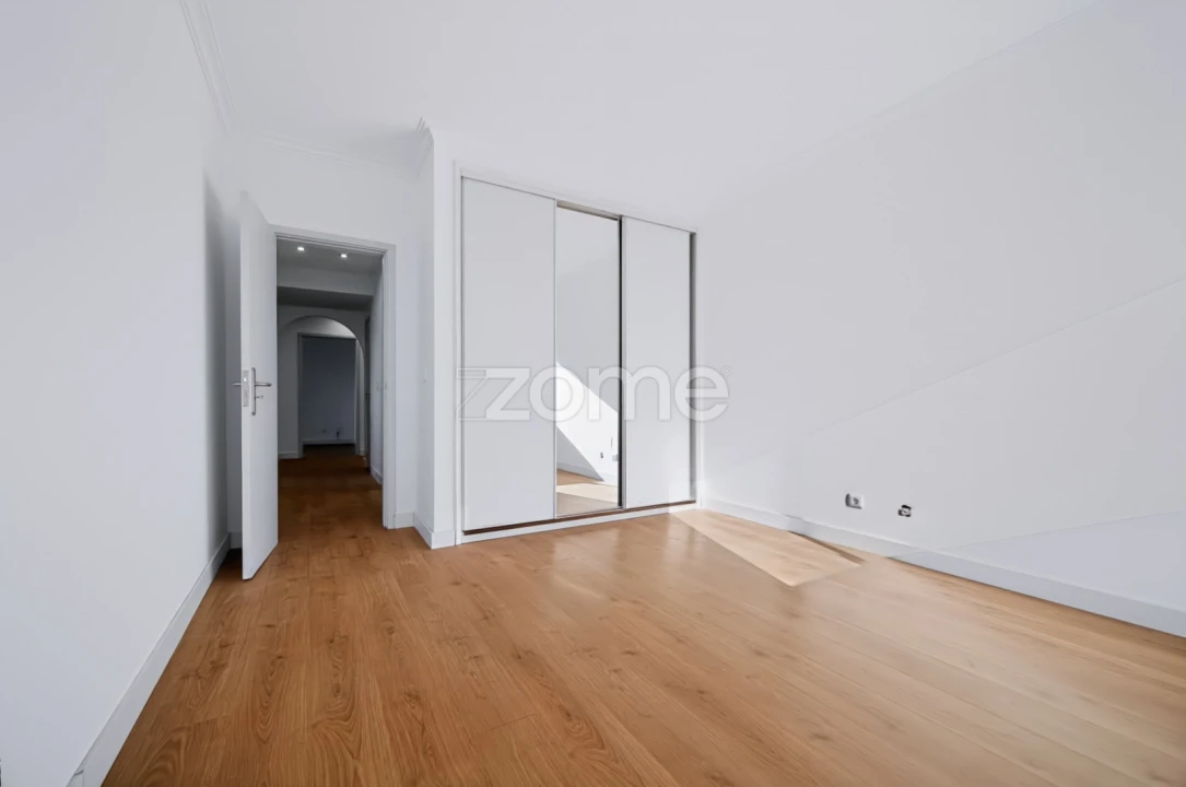 Apartamento T2 para Arrendamento em Algueirão-Mem Martins Foto 24