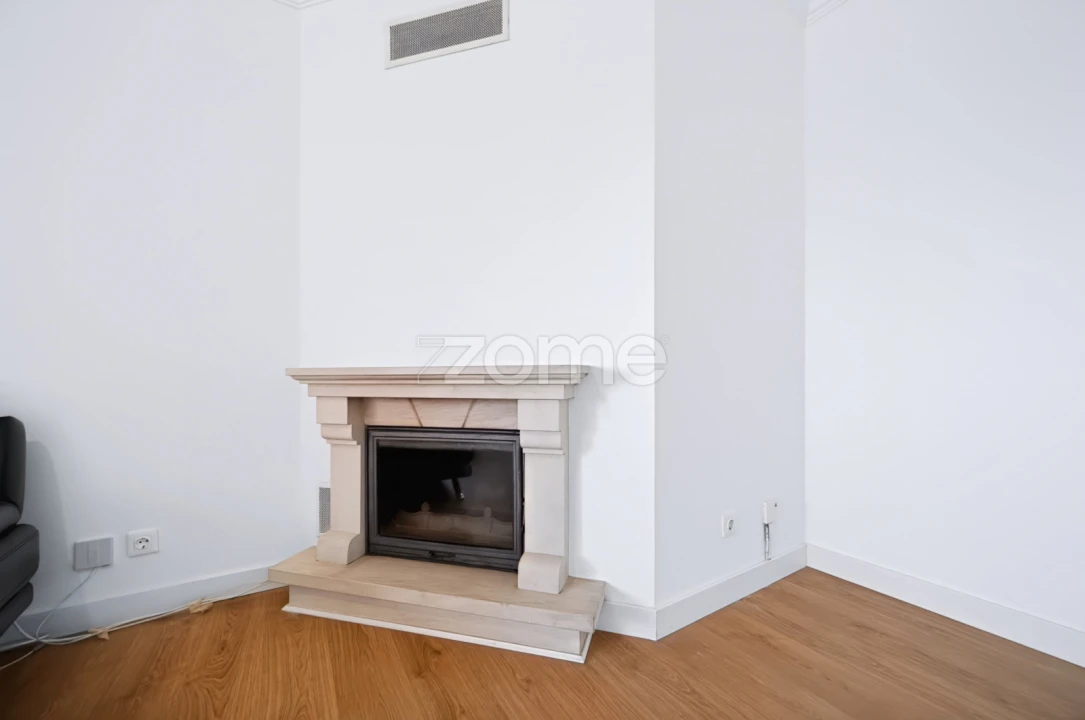 Apartamento T2 para Arrendamento em Algueirão-Mem Martins Foto 9