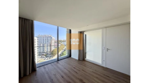 Apartamento T2 para Venda em Mafamude e Vilar do Paraíso