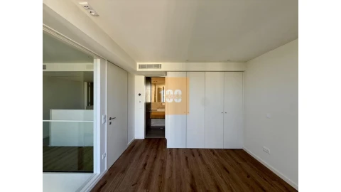 Apartamento T2 para Venda em Mafamude e Vilar do Paraíso