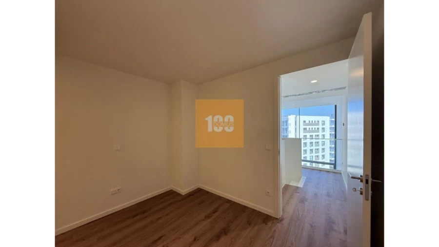 Apartamento T2 para Venda em Mafamude e Vilar do Paraíso Foto 30