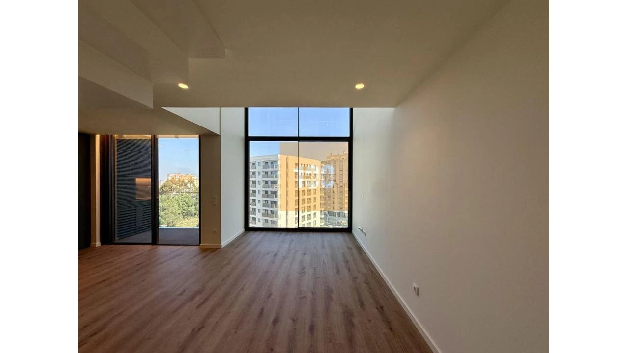 Apartamento T2 para Venda em Mafamude e Vilar do Paraíso Foto 14