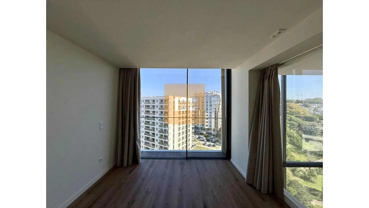Apartamento T2 para Venda em Mafamude e Vilar do Paraíso Foto 21