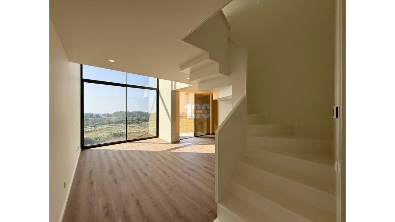 Apartamento T2 para Venda em Mafamude e Vilar do Paraíso Foto 9