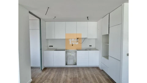 Apartamento T3 para Venda em Santa Marinha e São Pedro da Afurada