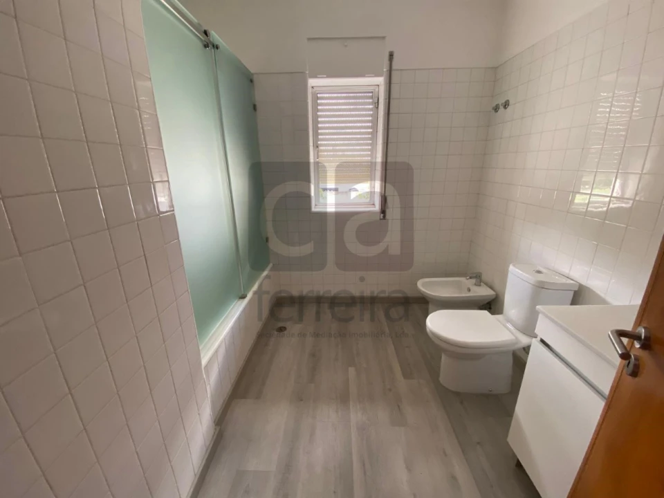 Apartamento T4 para Venda em Alpiarça Foto 19