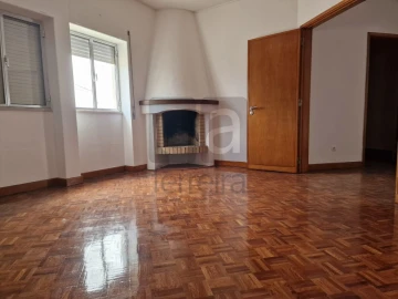 Apartamento T4 para Venda em Alpiarça