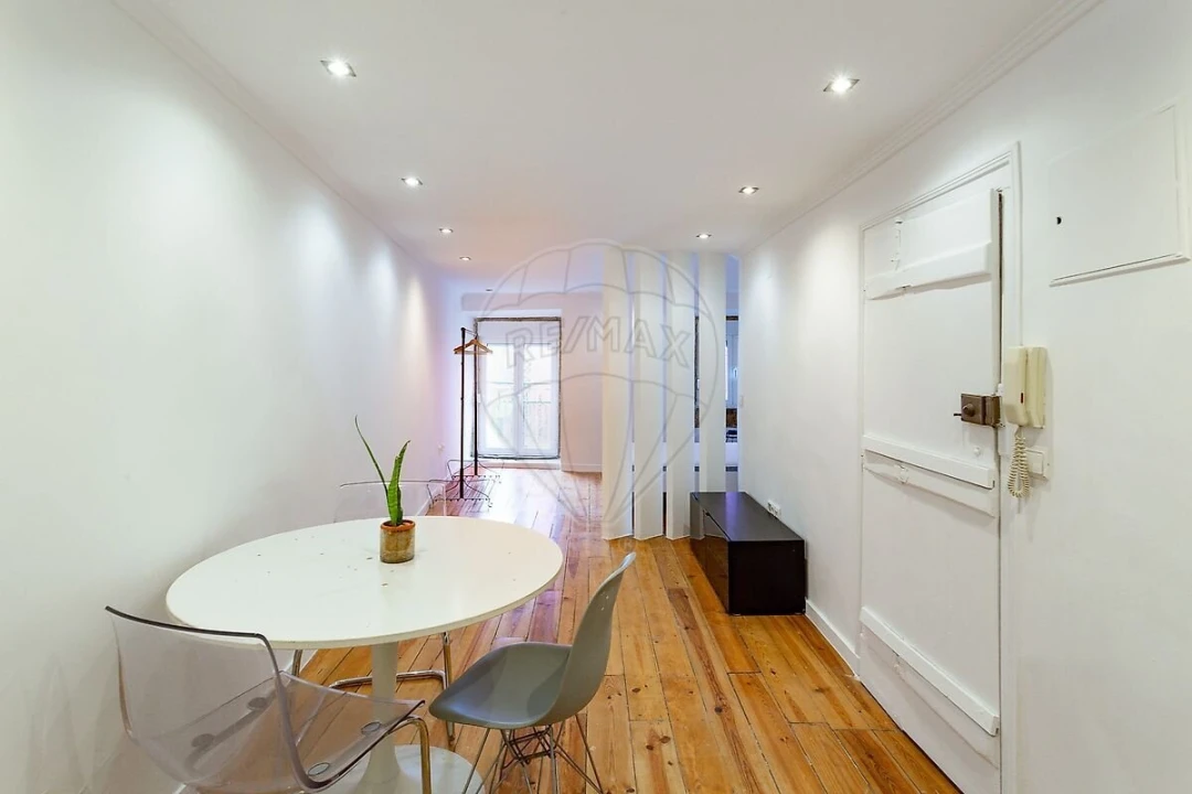 Apartamento T1 para Venda em Santa Maria Maior Foto 1