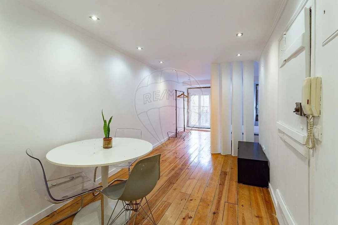 Apartamento T1 para Venda em Santa Maria Maior Foto 2