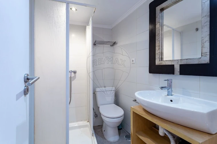 Apartamento T1 para Venda em Santa Maria Maior Foto 11
