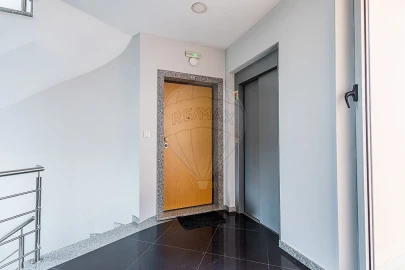 Apartamento T3 para Venda em Marvila, Ribeira Santarém, São Salvador, São Nicolau