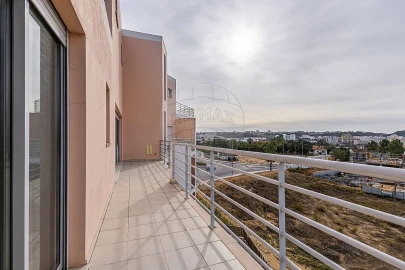 Apartamento T3 para Venda em Marvila, Ribeira Santarém, São Salvador, São Nicolau