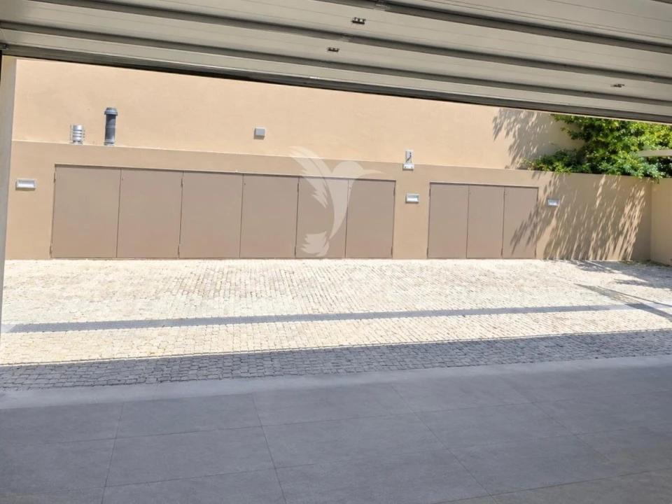 Moradia T4 para Venda em Arvore Foto 30