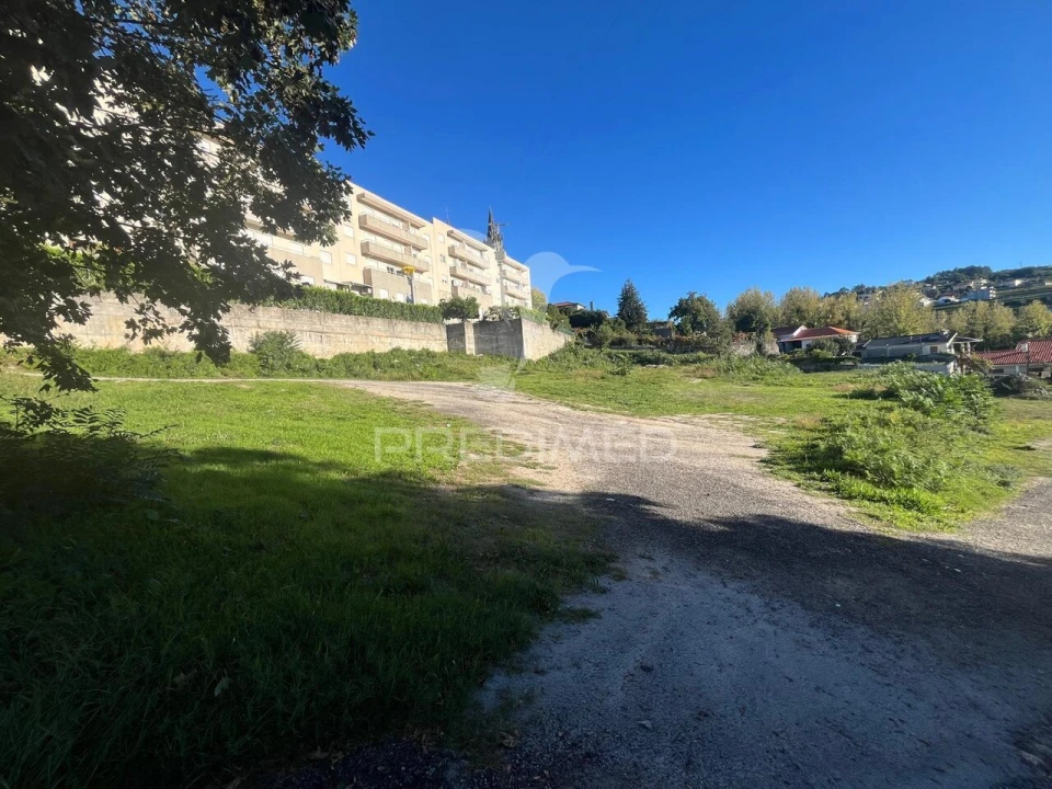 Terreno para Venda em Gonça Foto 1