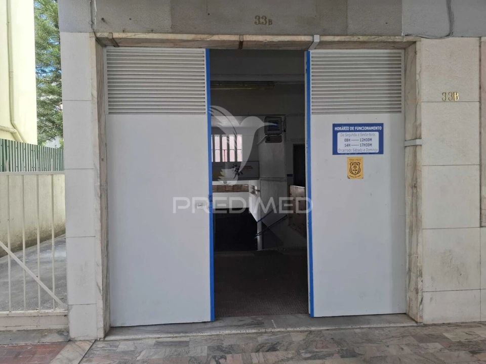 Armazém para Arrendamento em Venteira Foto 1