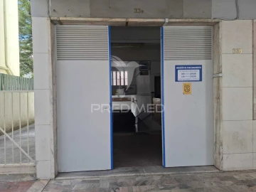 Armazém para Arrendamento em Venteira