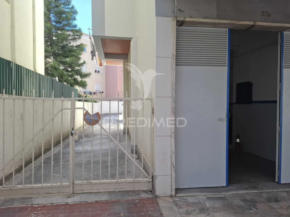 Armazém para Arrendamento em Venteira Foto 2