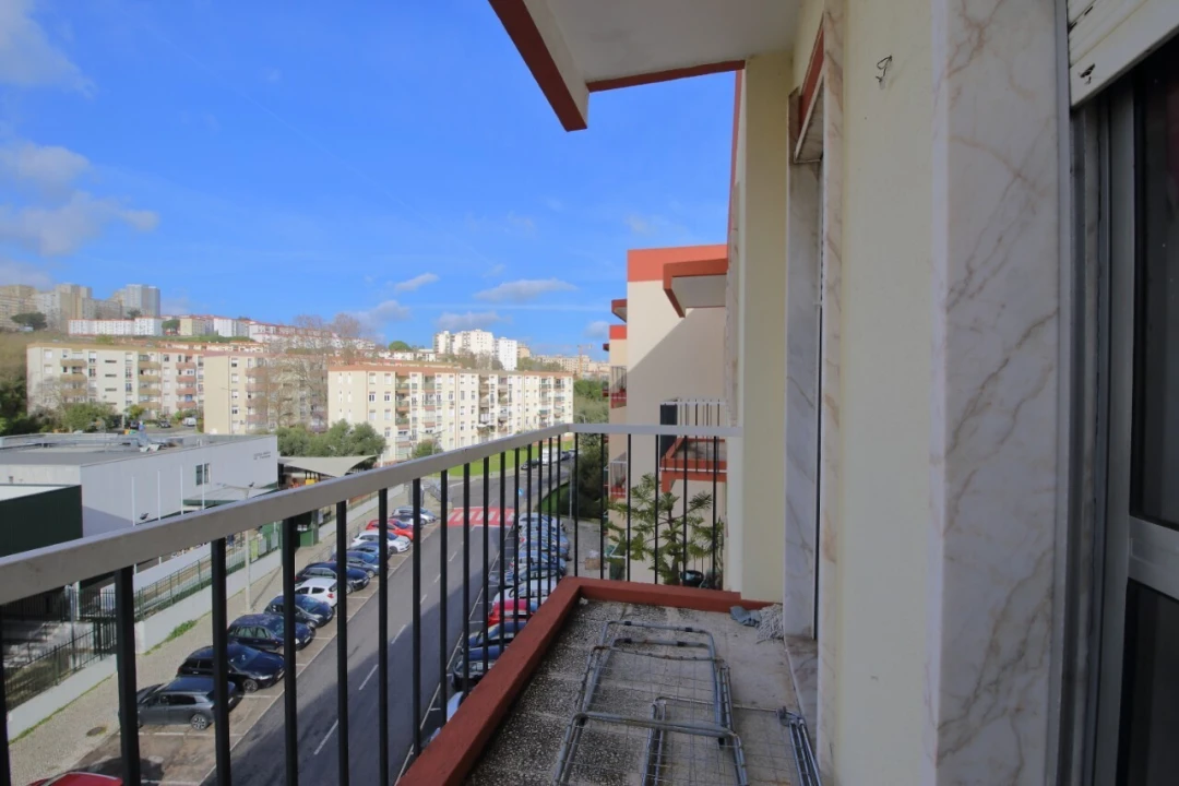 Apartamento T3 para Venda em Santo António dos Cavaleiros e Frielas Foto 13