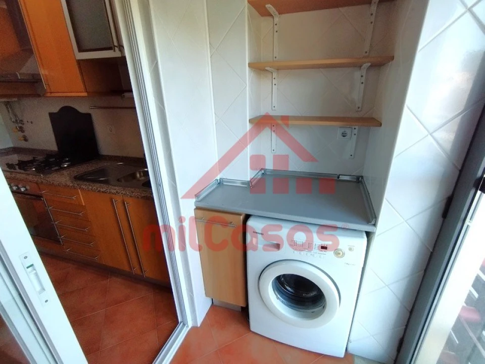 Apartamento T1 para Arrendamento em Santa Maria, São Pedro e Matacães Foto 6