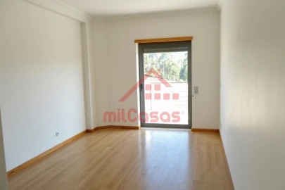 Apartamento T1 para Arrendamento em Santa Maria, São Pedro e Matacães