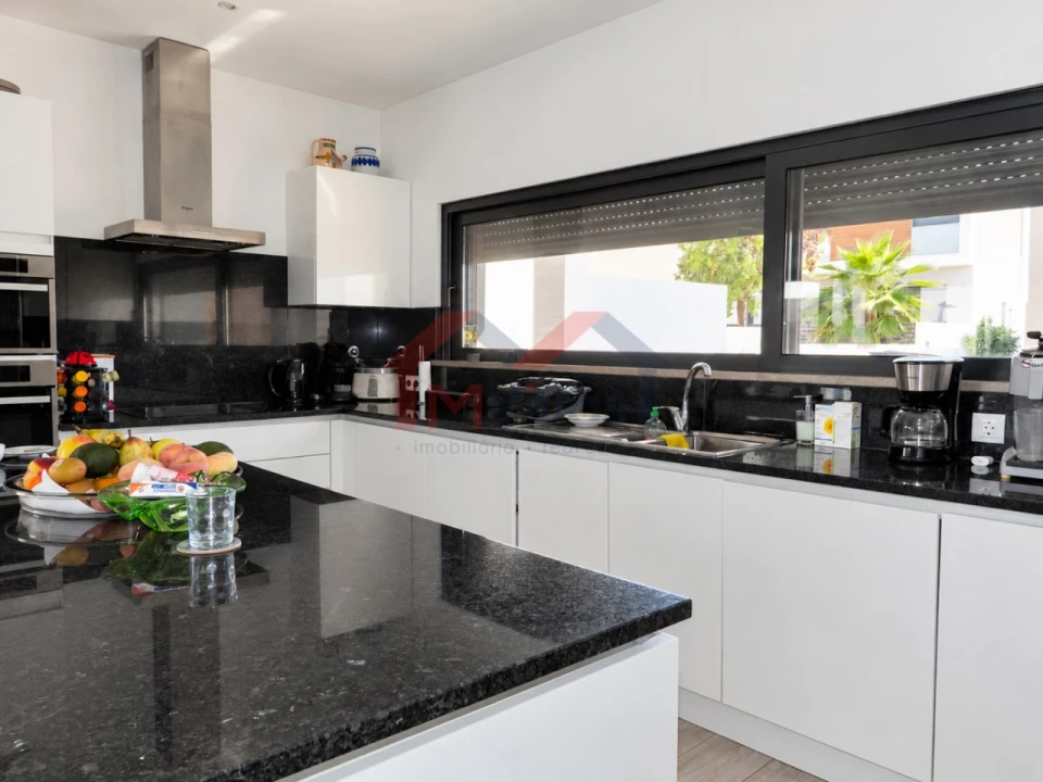 Moradia T4 para Venda em Pechão Foto 11