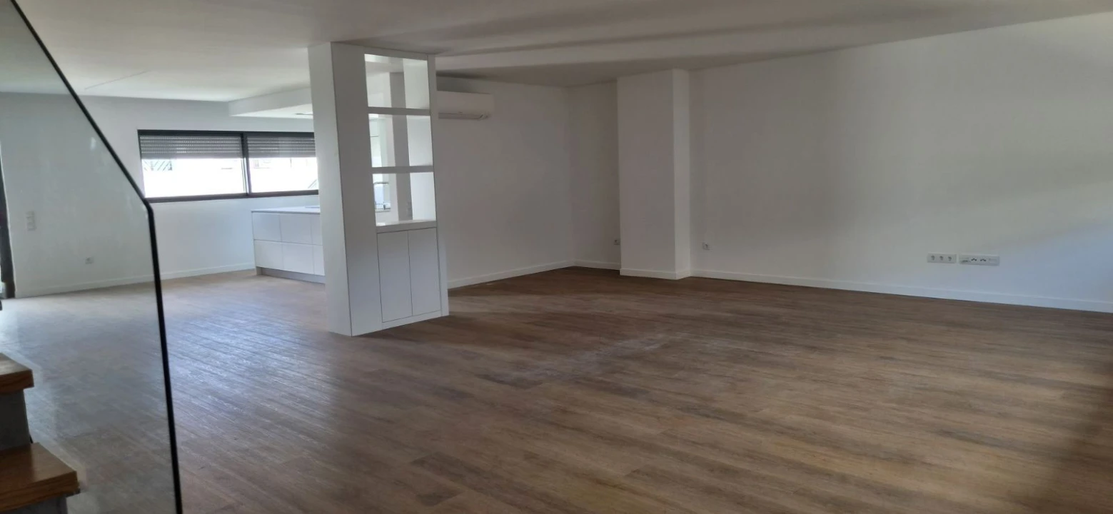 Moradia T3 para Venda em Cidade da Maia Foto 3