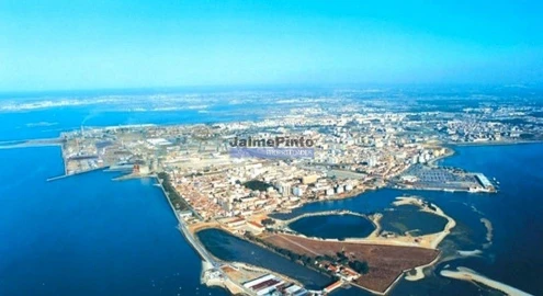 Terreno P/ Prédio para Venda em Barreiro e Lavradio