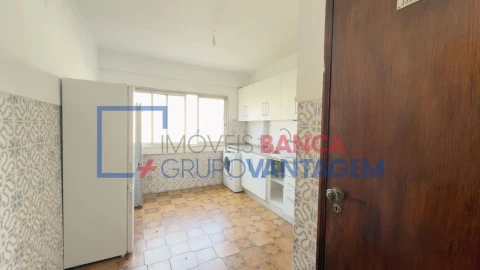 Apartamento T3 para Venda em Carregado e Cadafais