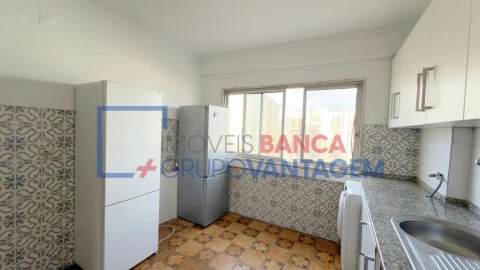 Apartamento T3 para Venda em Carregado e Cadafais