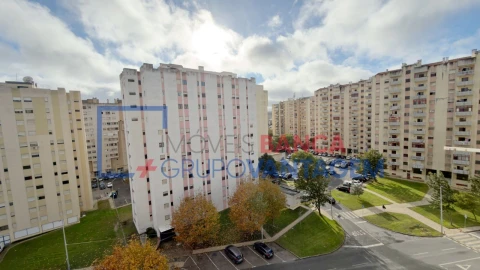 Apartamento T3 para Venda em Carregado e Cadafais