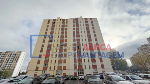 Apartamento T3 para Venda em Carregado e Cadafais