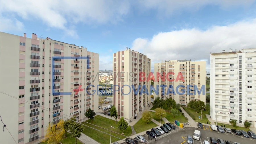 Apartamento T3 para Venda em Carregado e Cadafais Foto 9