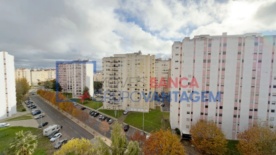 Apartamento T3 para Venda em Carregado e Cadafais Foto 17