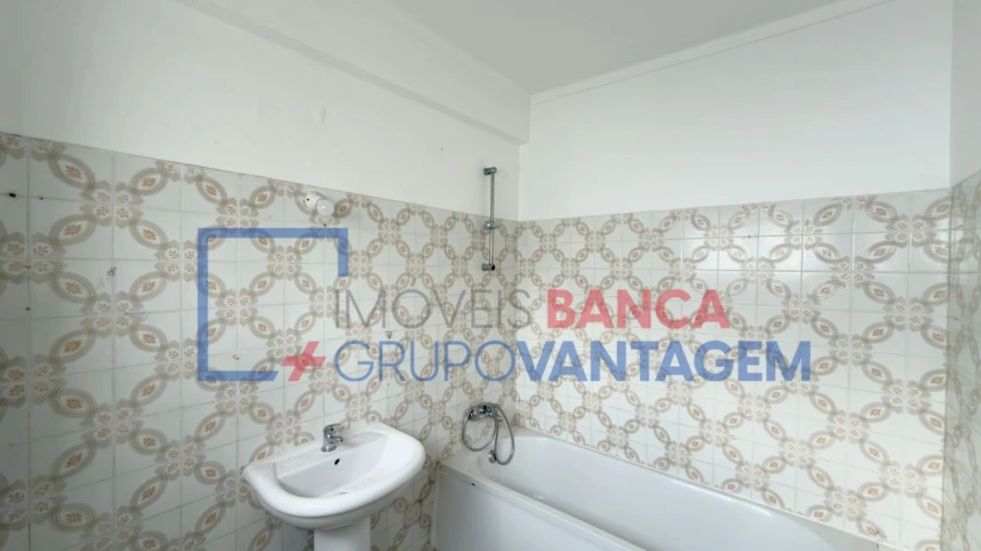 Apartamento T3 para Venda em Carregado e Cadafais Foto 24