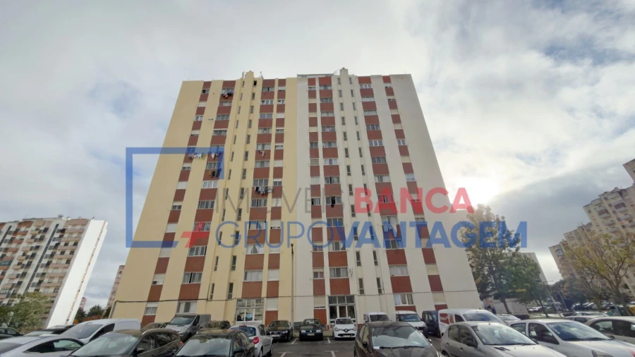 Apartamento T3 para Venda em Carregado e Cadafais