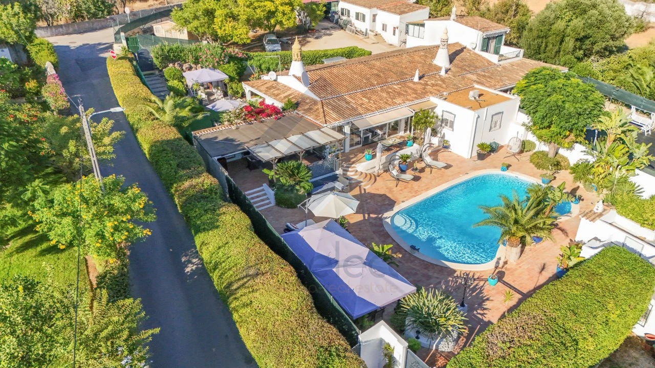 Moradia T2 para Venda em Boliqueime Foto 3