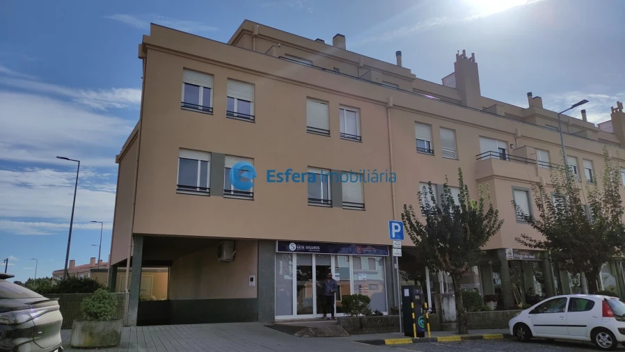 Garagem para Arrendamento em Vilar de Pinheiro Foto 3