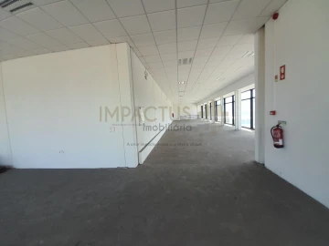 Loja para Arrendamento em Bougado (São Martinho e Santiago)