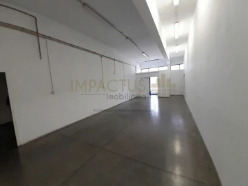 Loja para Arrendamento em Bougado (São Martinho e Santiago)