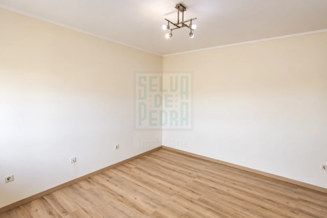 Apartamento T2 para Venda em Meixomil Foto 11
